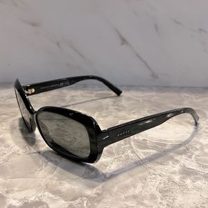 Gucci rectangle black sunglasses GG3206/S